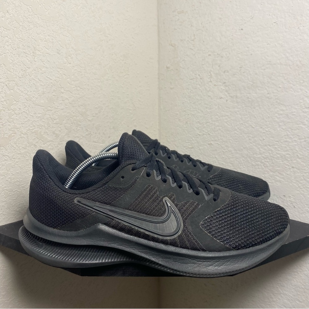 Nike downshifter 11 triple black
